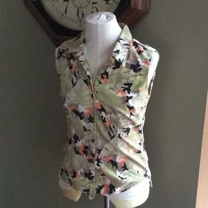 4/$25 Bold colored sleeveless button down top